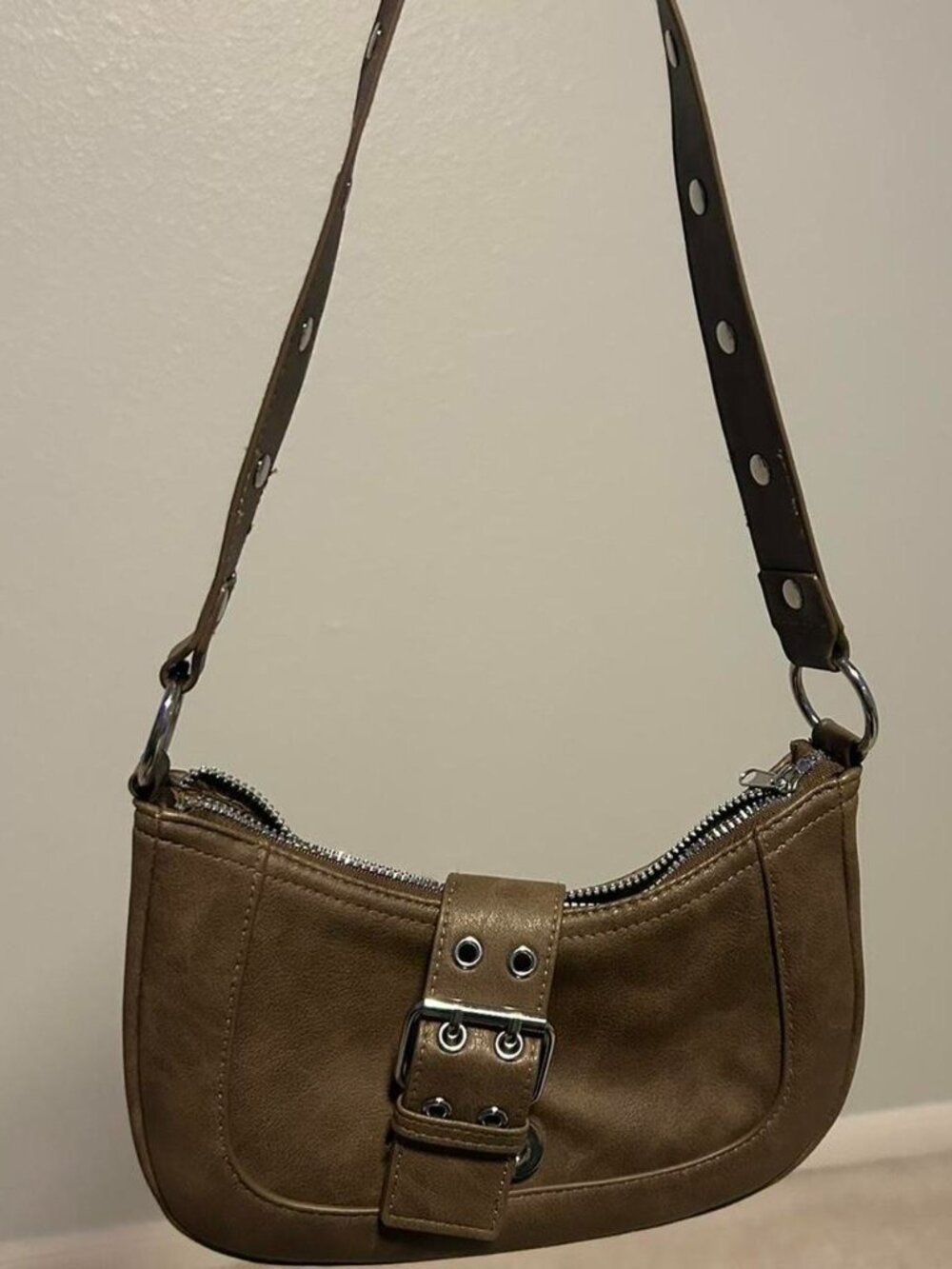 Pre-owned Classic Black Shoulder Bag | Used Vintage Aesthetic Slouchy Handbag
